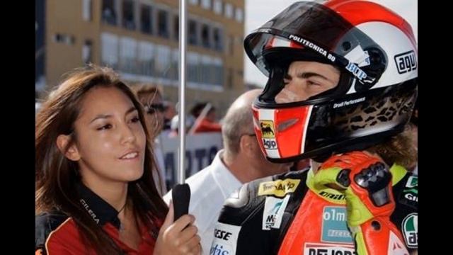Marco Simoncelli and his beautiful partner Kate смотреть онлайн