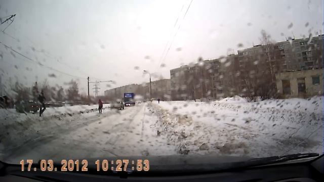 Полет над трамвайными путями в Нижнем Новгороде смотреть онлайн