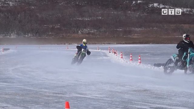 Юлия финишировала первой в классе 125 куб.см и заработала очередную золотую медаль в свою копилку смотреть онлайн
