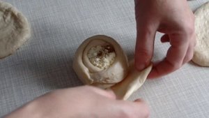 Ватрушка-розочка с творогом из дрожжевого теста