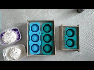 Заливаю гипсовые формы для свечей