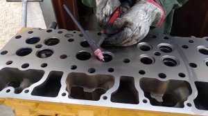 Удаление седел клапанов на примере ГБЦ Caterpillar