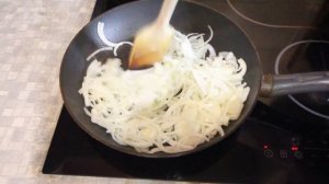 Запеченное филе минтая под сыром с помидорами в духовке