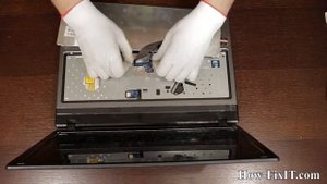 How to replace keyboard on Acer Aspire 5560 laptop