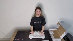 Лучшая игровая клавиатура для девушек | Logitech G713 Aurora GX brown tectile