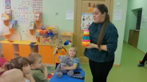 Аппликация "Пирамидка" в ясельной группе