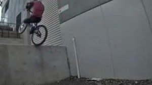 Удивительные прыжки на великах