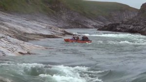 Прохождение порога Водопад Буредан на реке Кара. Заполярный Урал. Август 2018г.