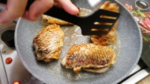 КОТЛЕТЫ ИЗ КАРАСЯ / ИКРЯНЫЕ РЕБРЫШКИ (2 простых рецепта)