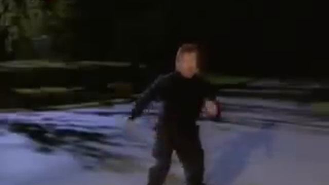 Chuck Norris - Roundhouse Kick