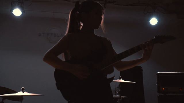 Li-sa-X | Geared up for the Spotlight | Gio Ibanez GRG320FA смотреть онлайн