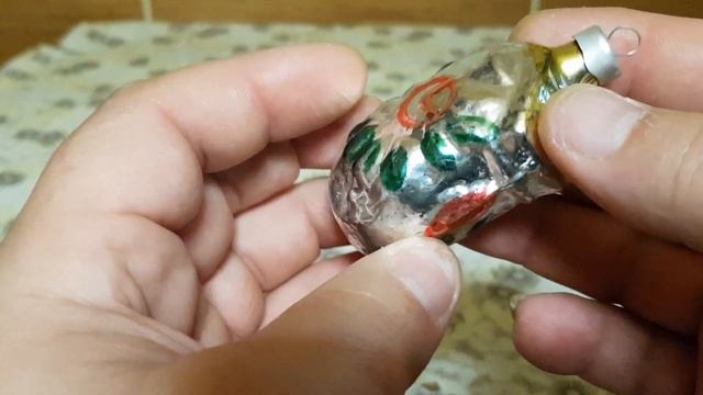 Елочная игрушка Домик с часами и шишками смотреть онлайн