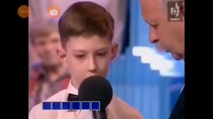 вышел заяц на крильцо пачисать своё яйцо