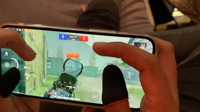 iPhone 13 Pro Max 90FPS Pubg TEST | 4 finger handcam | Gaming Beast ???@levior4409 