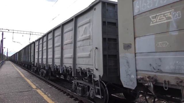 Электровоз ВЛ80С-2718 с грузовым поездом смотреть онлайн