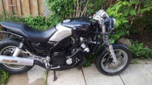 Yamaha FZX / Fazer 750 - Modern Cafe Racer