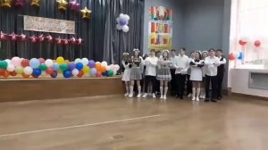 Зажигательный танец от 11 "А" класса и классного руководителя средней школы №8 г. Солигорска