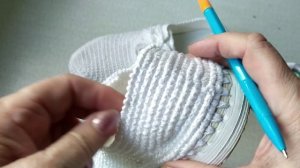 БЕЛЫЕ МОКАСИНЫ ДЛЯ ИРИНЫ. ВЯЗАНИЕ КРЮЧКОМ.