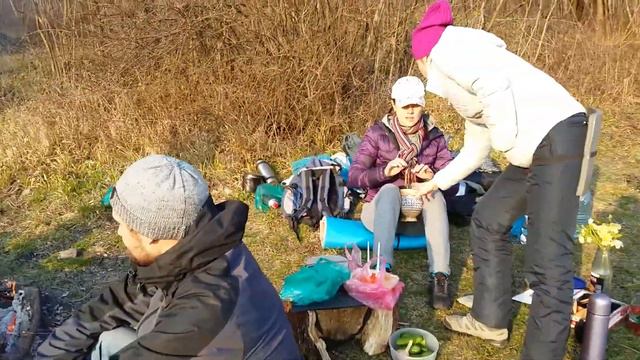 Отдых выходного дня на поляне перед Орлинными скалами в Сочи смотреть онлайн