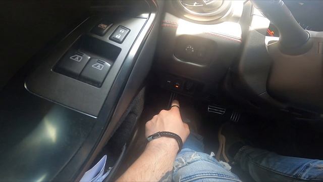 How to Enable or Disable Park Assistant in Nissan GT-R R35 ( 2007 - now ) - Use Park Assistant смотреть онлайн