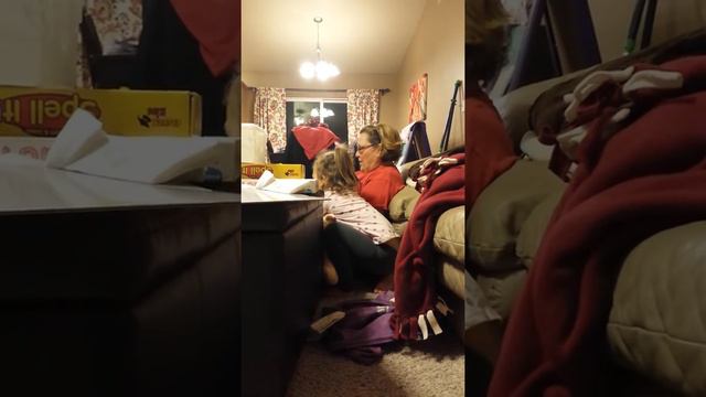 Ava sings "I want a hippopotamus for Christmas. " смотреть онлайн