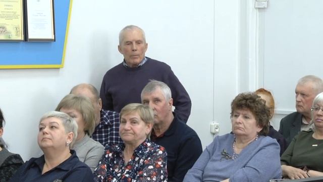 В районном центре прошло внеочередное собрание местной общественной организации ветеранов района. смотреть онлайн