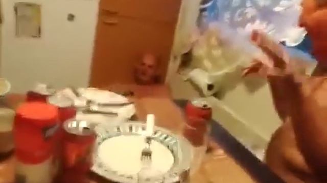 2 брата и электрошокер