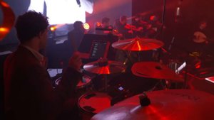 Mustafa Sandal ft Mert Demir - İsyankar (Live At Zorlu)