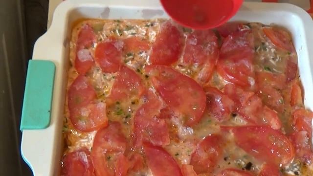 Каннеллони с мясным фаршем в томатном соусе.