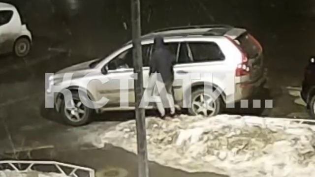 Обездвижил и обезличил одним движением
