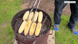 Как пожарить КУКУРУЗУ на гриле. Кукуруза с дымком очень аппетитно!!!