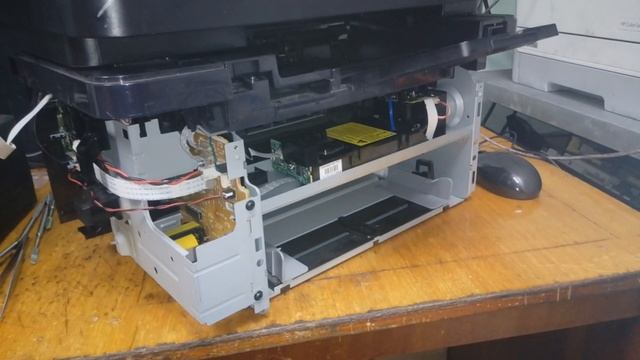 HP LJ Pro MFP M125 постоянно вращает двигателем и не выходит в готовность смотреть онлайн