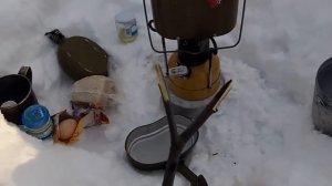 На природе с армейским котелком