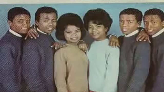 Les Surfs - Tú serás mi baby (Be my baby) смотреть онлайн