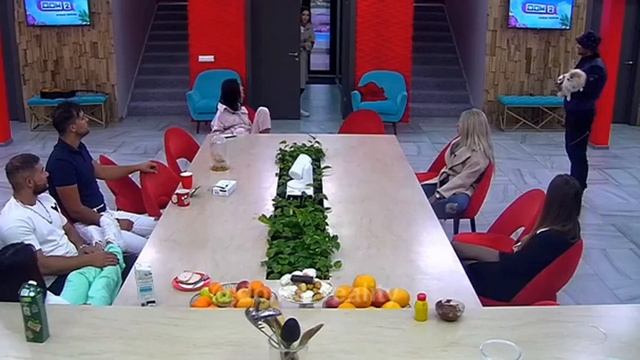 Мадан назвала Бухынбалтэ лицемерной тварью и куском г...на смотреть онлайн