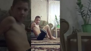 как накачать руки без тренира.