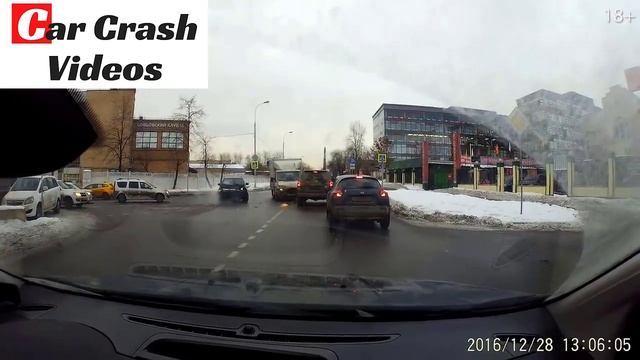 TERRIBLE MOTORCYCLE AND CAR CRASH 2020! DRIVING FAILS COMPILATION смотреть онлайн