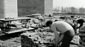 1976 год. Нижневартовск. Строятся ДК "Октябрь" и школа.