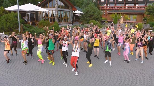 ZUMBA - Kriss Kross Amsterdam, Shaggy, Conor Maynard - Early In The morning смотреть онлайн