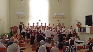 Падали листья на землю сырую - красивая осенняя песня