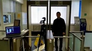Система обнаружения, распознавания  лица и турникет в действии
