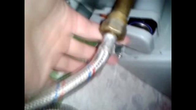 Замена батареек на газовой колонке!!! смотреть онлайн