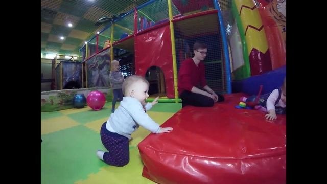 В детском городке/ Детская площадка/  Игровая комната/ Реалити/ Влог/ Оцени