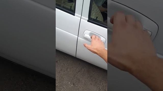 Как открыть дверь от приоры без специальных средств смотреть онлайн