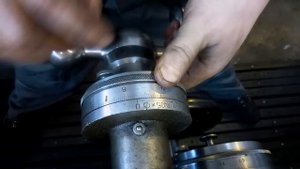 Как работать с люфтом в механизме поперечной подачи