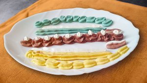 Из обычного кефира готовлю вкусный крем для тортов и десертов.