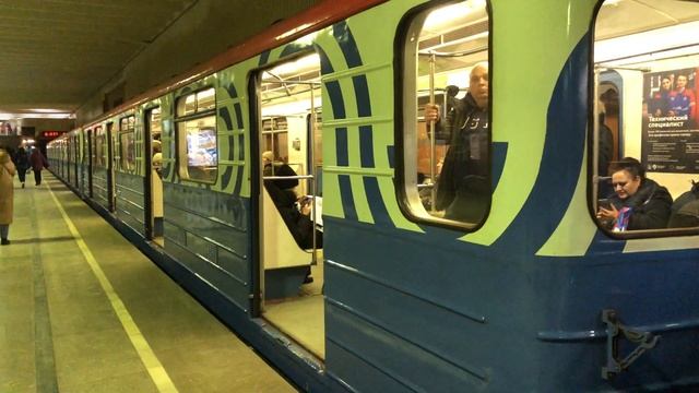 81-717/714.5М и 81-714.5 Перекраска Московский транспорт На станции Волжская смотреть онлайн