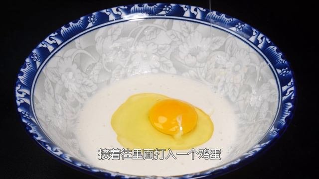 教你自製水嫩雞排，簡單醃制一下，口感鮮嫩不柴，比外面買的還好吃！