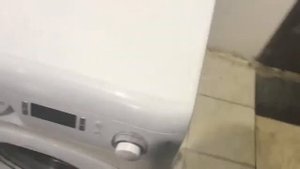 Стиральная машинка ARISTON AVSD107