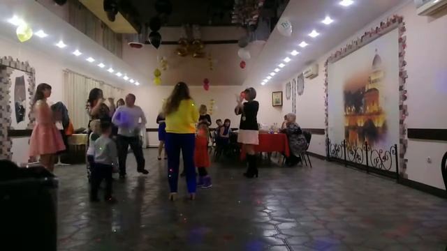 Ведущая праздников - Абасова Надежда Ивановна смотреть онлайн